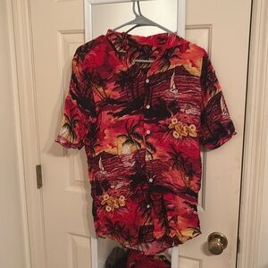 Men’s Button Down Hawaiian Shirt